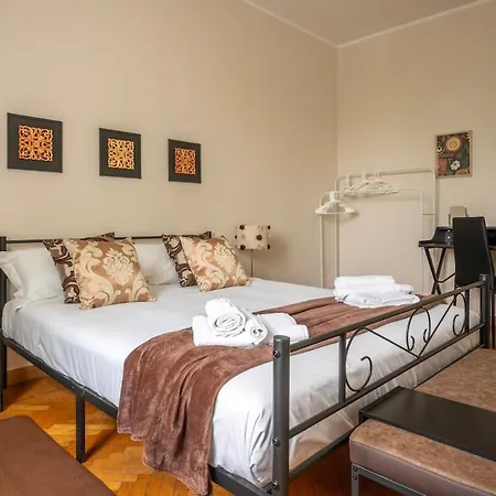 -extra Parking- Suite-1- X6 Con Balcone Apartment Turin