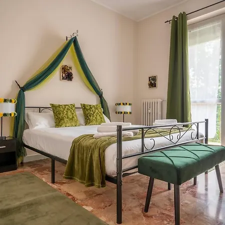 -extra Parking- Suite-1- X6 Con Balcone Apartment