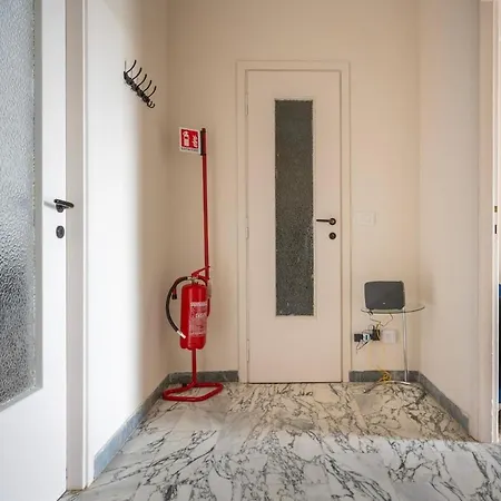 -extra Parking- Suite-1- X6 Con Balcone Turín