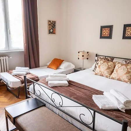 -extra Parking- Suite-1- X6 Con Balcone Apartment Turin