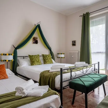 -extra Parking- Suite-1- X6 Con Balcone Apartment Turin