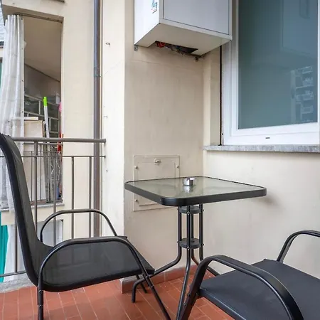 -extra Parking- Suite-1- X6 Con Balcone *